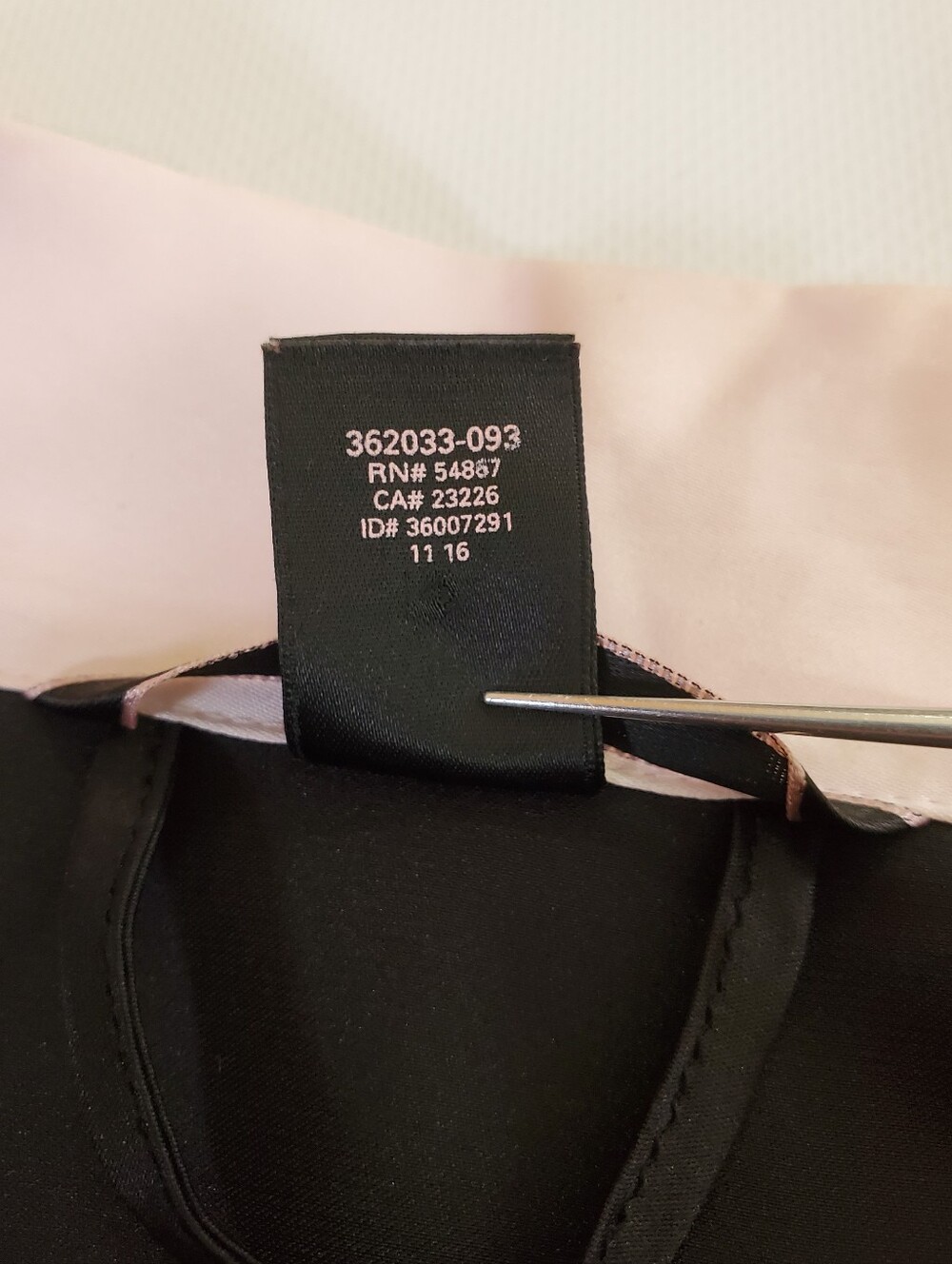 🟢2669 * Victoria's Secret Satin Kimono Robe Logo Black Pink One Size - Picture 5 of 12